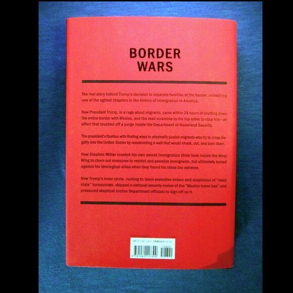 Book - Border Wars: Inside Trump's Assault on Immigration - Picture 16 of 16